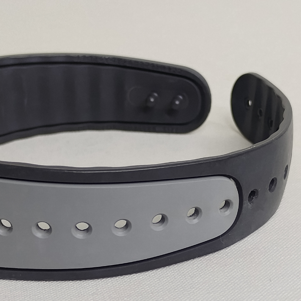 Disney Magic Bands Gray "Eric" Mickey Mouse Park Admission Band ID Bracelet - Picture 7 of 9